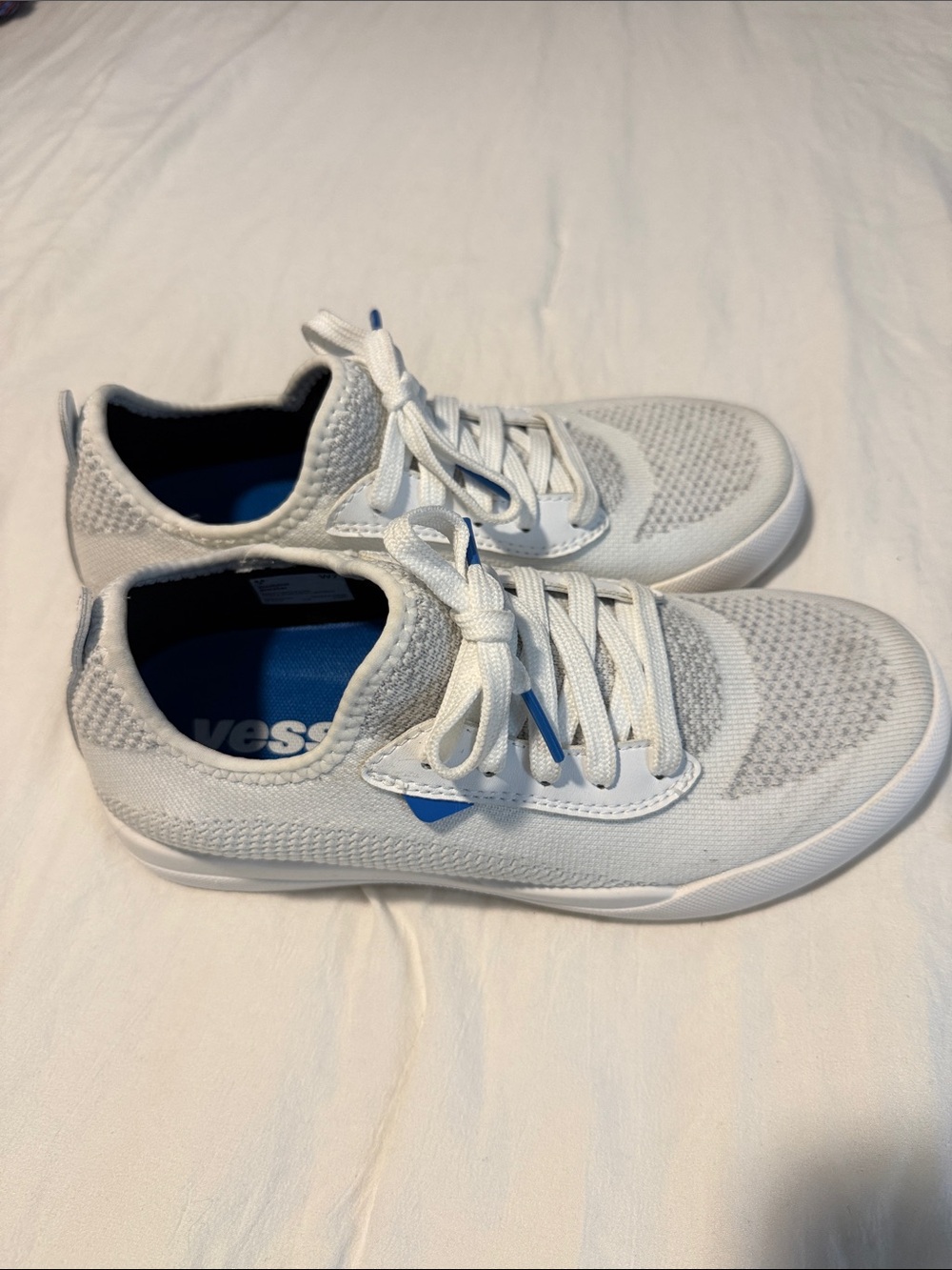 Vessi Women’s White Knit Lace-Up Sneakers with Blue Accents Size 7 - Picture 3 of 8